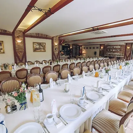Hubertus & Restaurant & Horse Club