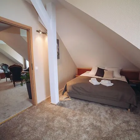 ホリデーパーク Hubertus & Restaurant & Horse Club Starogard Gdański