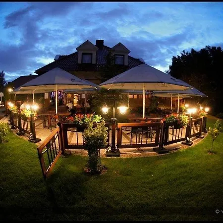 Hubertus & Restaurant & Horse Club Semesterpark