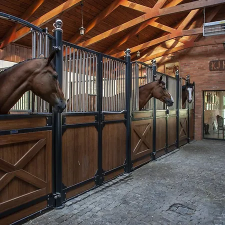 Hubertus & Restaurant & Horse Club 3*