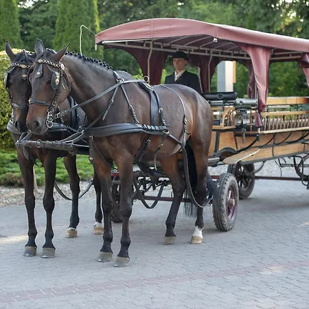 ホリデーパーク Hubertus & Restaurant & Horse Club